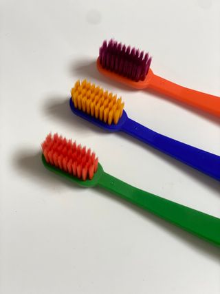 [지오클린] 안나지오 구취케어  기능성 치약 칫솔 세트 (칫솔 5 개+치약 100g 1 개 ) — 5점을 준 리뷰어가 2022년 6월 올린 사용 사진