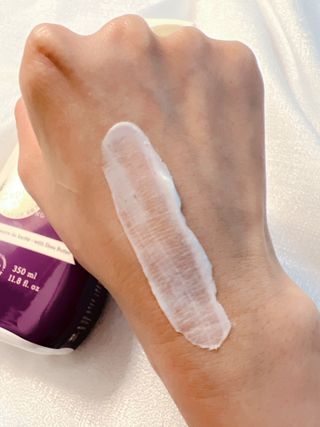 [카프리나]프레쉬 산양밀크 어메이징 바디로션 350ml (시어버터 향) — 4점을 준 리뷰어가 2023년 6월 올린 사용 사진