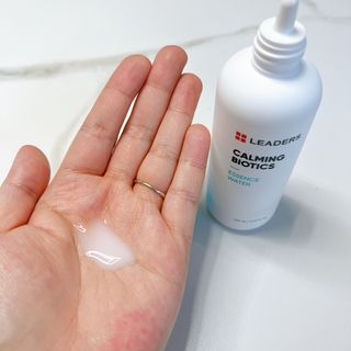 리더스코스메틱 리더스 카밍 바이오틱스 에센스 워터 — 5점을 준 리뷰어가 2022년 1월 올린 사용 사진