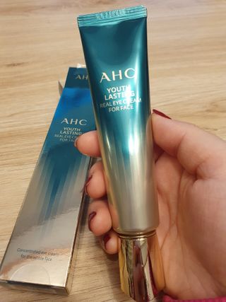 [NEW 탄력유턴 아이크림] AHC 유스 래스팅 리얼 아이크림 포 페이스 — 5점을 준 리뷰어가 2021년 1월 올린 사용 사진