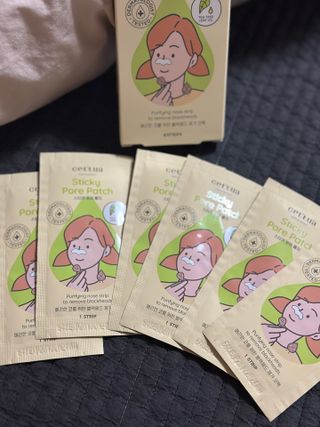 세뚜아(Cettua) 세뚜아 스티키 포어 패치 Cettua Sticky Pore Patch — 5점을 준 리뷰어가 2023년 8월 올린 사용 사진