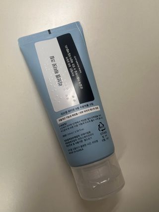 나우 [리브엠]피부 속부터 겹겹이, 촘촘하게! 워터핏8중 수분착붙 크림 — 5점을 준 리뷰어가 2025년 5월 올린 사용 사진