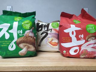 [풀무원] 자연은맛있다 정면, 백면, 홍면  세트 — 4.5점을 준 리뷰어가 2021년 4월 올린 사용 사진