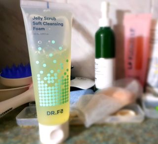 닥터에프파이브 젤리스크럽 소프트 클렌징폼 120ml — 5점을 준 리뷰어가 2022년 5월 올린 사용 사진