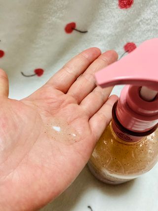 벨먼 내추럴스파 수분광채 스크럽 바디워시 600ml 5종 — 4.5점을 준 리뷰어가 2022년 5월 올린 사용 사진