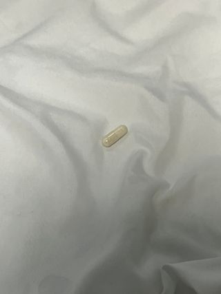 [지셀라] 프로바이오틱스 100억 유산균 보장 (1개월분 / 350mg X 30캡슐) — 2.5점을 준 리뷰어가 2023년 6월 올린 사용 사진