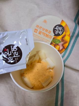 프리 [요리궁리] 타입 B (매콤,치즈,매콤까르보) 꽃떡볶이 6개입 세트 — 5점을 준 리뷰어가 2025년 2월 올린 사용 사진