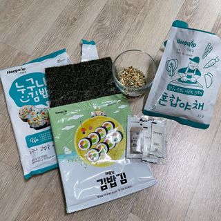 해풀잎 누구나 김밥*1ea [(혼합야채 35g *1ea,  김밥김 (5g, 5ea),  양념간장 (6g, 5ea), 참기름(5g, 2ea)] — 4.5점을 준 리뷰어가 2022년 7월 올린 사용 사진