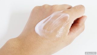 난나 살몬 스파이더 검버섯 미백 톤업 화이트닝 연어 앰플 크림 300ml 대용량 — 5점을 준 리뷰어가 2022년 12월 올린 사용 사진
