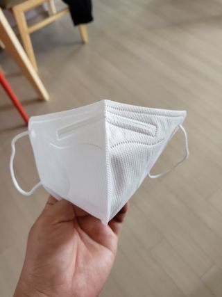 아토팜 블라블라 황사방역 마스크 KF94 — 5점을 준 리뷰어가 2021년 10월 올린 사용 사진