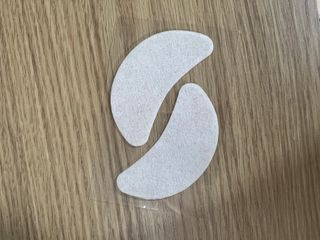 건강누리인터내셔날 레아라 다이아포스 슬리핑 아이패치 골드 & 물광 아이패치 [14회분/총 28매] — 5점을 준 리뷰어가 2022년 7월 올린 사용 사진