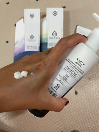 오일아리아 뉴트리 모이스처라이징 세사미 씨드 오일로션 & 데일리 디톡스 세사미 그라운즈 바디스크럽 — 5점을 준 리뷰어가 2023년 8월 올린 사용 사진