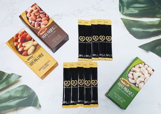 짜먹는 이지견과 짜먹는 이지아몬드, 짜먹는 이지허니피넛, 짜먹는 이지캐슈넛 각 10g X  10포 — 4점을 준 리뷰어가 2021년 3월 올린 사용 사진