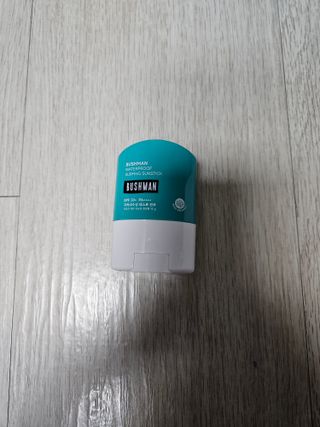 부쉬맨 워터프루프 서핑 선스틱 16g SPF50+ PA++++ — 4.5점을 준 리뷰어가 2023년 4월 올린 사용 사진