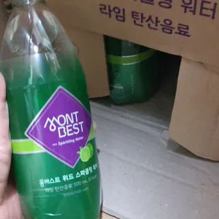 몽베스트 Montbest with Sparkling water Lime20병 — 5점을 준 리뷰어가 2022년 6월 올린 사용 사진