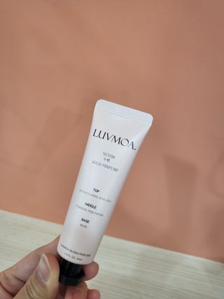러브모아 향수 고체향수 승무원 고체향수 바르는 향수 니치향수 도손 우드세이지 앤 씨솔트 — 4점을 준 리뷰어가 2022년 12월 올린 사용 사진