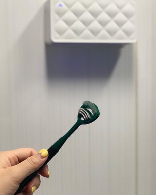 크리오 클리어스 혀백태제거 구취관리 혀클리너 — 5점을 준 리뷰어가 2021년 3월 올린 사용 사진