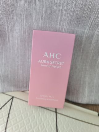 AHC 아우라 시크릿 톤업 벨벳 — 2점을 준 리뷰어가 2021년 4월 올린 사용 사진