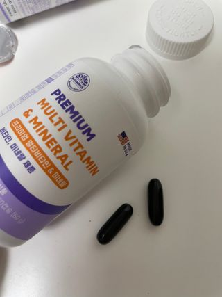 서울약사신협 네이처픽_멀티비타민&미네랄_1,000mg x 120캡슐 — 4점을 준 리뷰어가 2021년 9월 올린 사용 사진
