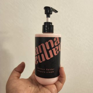 난나 살몬 스파이더 검버섯 미백 톤업 화이트닝 연어 앰플 크림 300ml 대용량 — 5점을 준 리뷰어가 2022년 11월 올린 사용 사진