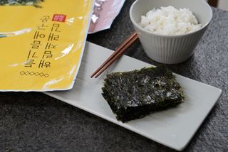 [해림맛김] 들기름에 구운 바삭바삭 김 4종 세트 + 1종 랜덤발송 총5개입 — 5점을 준 리뷰어가 2021년 2월 올린 사용 사진