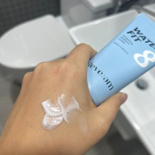 나우_ [리브엠]피부 속부터 겹겹이, 촘촘하게! 워터핏8중 수분착붙 크림 — 5점을 준 리뷰어가 2025년 2월 올린 사용 사진