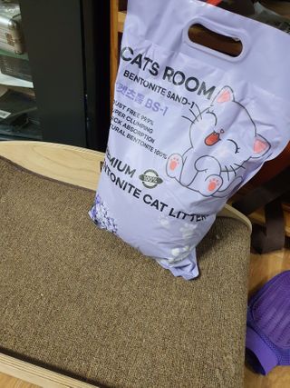 겟플렉스 켓플렉스 캣츠룸BS-1 고양이모래 4kg — 5점을 준 리뷰어가 2021년 1월 올린 사용 사진