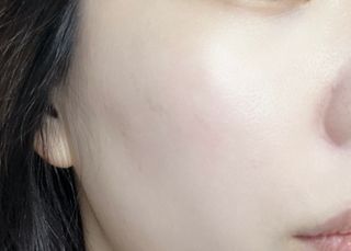 광동생활건강 MF[광동] 비타500✨주름개선·미백·SPF50+🌞퍼펙트쉴드 빅 선쿠션 본품 — 5점을 준 리뷰어가 2024년 5월 올린 사용 사진