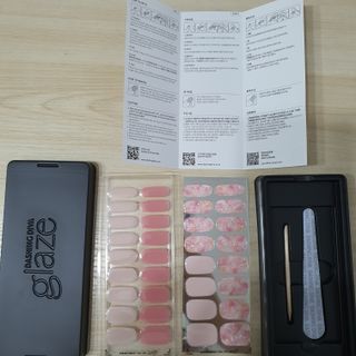 데싱디바 글레이즈 젤네일 포일 이펙트 네일_4종 중 택 1 — 5점을 준 리뷰어가 2021년 9월 올린 사용 사진