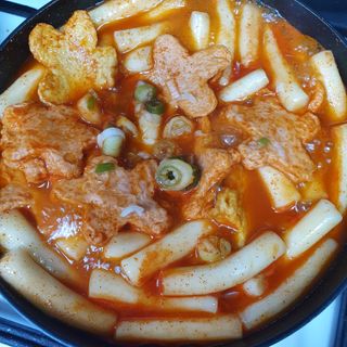 빨간키트 떡볶이 밀키트 2~3인분 매운맛 국물 떡볶이 만들기 쉬운 황금 레시피 분말 소스로 간편한 요리 — 4.5점을 준 리뷰어가 2021년 10월 올린 사용 사진