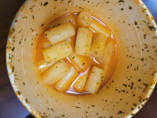 나우  [요리궁리] B타입 ( 매콤, 치즈, 매콤까르보 ) 꽃떡볶이 6개입 세트 — 5점을 준 리뷰어가 2025년 3월 올린 사용 사진