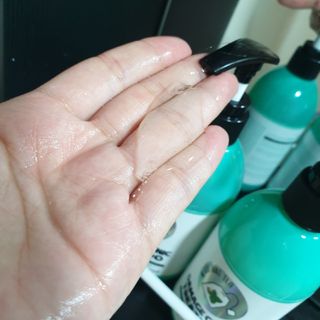 썸헤어 / SUMHAIR 썸헤어 데미지 클리닉 샴푸+트리트먼트 네롤리&민트티 — 4.5점을 준 리뷰어가 2021년 7월 올린 사용 사진