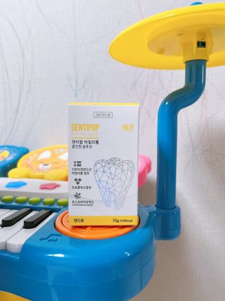 작심연구소 구취제거+충치예방+치아화이트닝 마법의 캔디 덴티팝3종(맛 랜덤 발송) — 5점을 준 리뷰어가 2022년 5월 올린 사용 사진