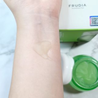 [후르디아] 모공케어 겉보속촉 여름 수분크림 — 5점을 준 리뷰어가 2021년 6월 올린 사용 사진