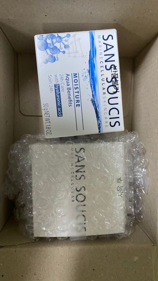 산수시 아쿠아 베네핏 24h 수부지 물광 속건조 수분크림 50ml — 4.5점을 준 리뷰어가 2021년 6월 올린 사용 사진