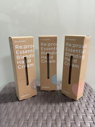 [후르디아] 끈적임 없는 착한성분 비건  핸드크림 3종 — 5점을 준 리뷰어가 2023년 2월 올린 사용 사진