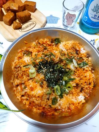 [서울시스터즈] CU 김치 4총사 세트-김치볶음밥, 김치큐브닭, 김치바삭김, 김치아몬드 — 5점을 준 리뷰어가 2021년 10월 올린 사용 사진