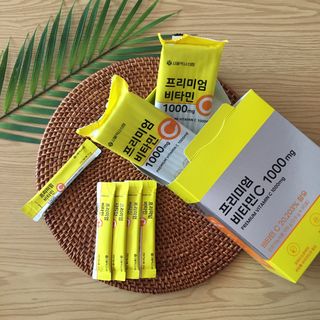 서울약사신협 프리미엄 비타민C 1,000mg_2.5g x 50포 — 5점을 준 리뷰어가 2021년 10월 올린 사용 사진