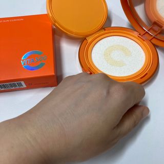광동생활건강 MF[광동] 비타500✨주름개선·미백·SPF50+🌞퍼펙트쉴드 빅 선쿠션 본품 — 5점을 준 리뷰어가 2024년 5월 올린 사용 사진