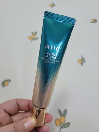 [NEW 탄력유턴 아이크림] AHC 유스 래스팅 리얼 아이크림 포 페이스 — 5점을 준 리뷰어가 2021년 2월 올린 사용 사진