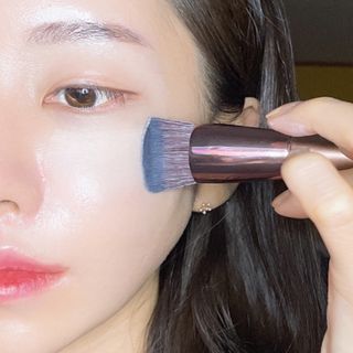 [툴앤썸] 메이크업 브러시로 바르고 호빵 스펀지로 클렌징하는 A-Z 뷰티툴 5종 — 5점을 준 리뷰어가 2021년 1월 올린 사용 사진