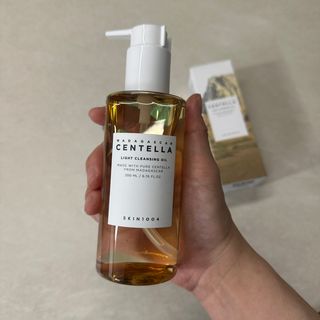 스킨1004 [SKIN1004] 마다가스카르 센텔라 라이트 클렌징 오일 200ml — 4점을 준 리뷰어가 2024년 7월 올린 사용 사진