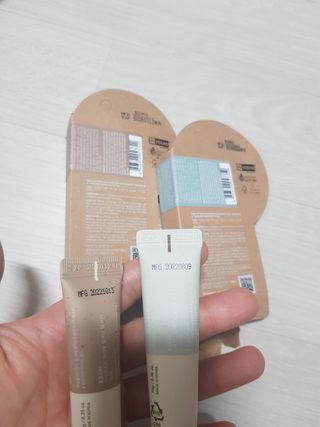 [후르디아] 올리브영 착한보습 비건 립버터 2종 — 5점을 준 리뷰어가 2022년 11월 올린 사용 사진
