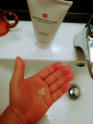 바디셀런스 벤토나이트 데일리 약산성 딥클렌징폼 120ml — 4.5점을 준 리뷰어가 2022년 1월 올린 사용 사진