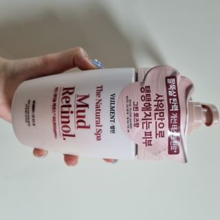 벨먼 내추럴 스파 머드레티놀 바디워시(그린로즈, 미드나잇 피오니) — 5점을 준 리뷰어가 2022년 6월 올린 사용 사진