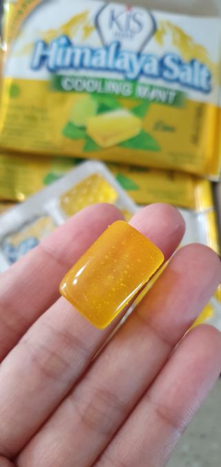 마요라 히말라야 솔트 캔디 2종-페퍼민트 맛, 라임민트 맛 — 5점을 준 리뷰어가 2022년 12월 올린 사용 사진