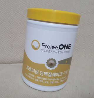 프로티원 단백질쉐이크 곡물맛 2주분 1통+보틀 — 4점을 준 리뷰어가 2021년 3월 올린 사용 사진
