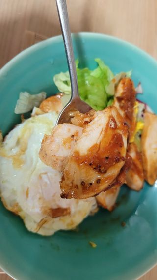 굽네몰 [굽네] 소스가 맛있는 닭가슴살 슬라이스 4종 — 5점을 준 리뷰어가 2021년 4월 올린 사용 사진