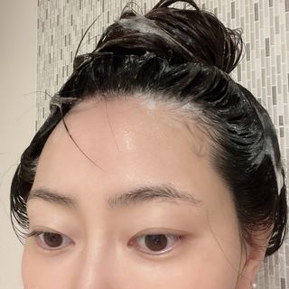 르핸스 퍼포밍 5 샴푸 비반트 포렛/베티버 포그 — 5점을 준 리뷰어가 2022년 12월 올린 사용 사진