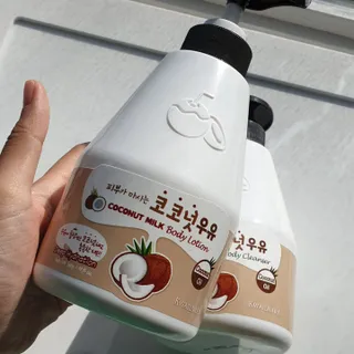 [과일나라] 피부가 마시는 코코넛우유 바디클렌저&바디로션 — 4.5점을 준 리뷰어가 2022년 3월 올린 사용 사진
